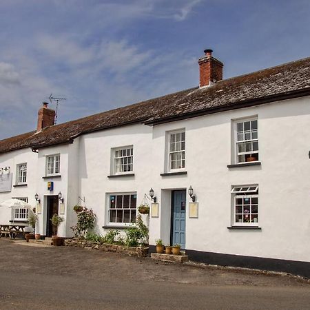 Rams Head Inn Dolton Екстериор снимка
