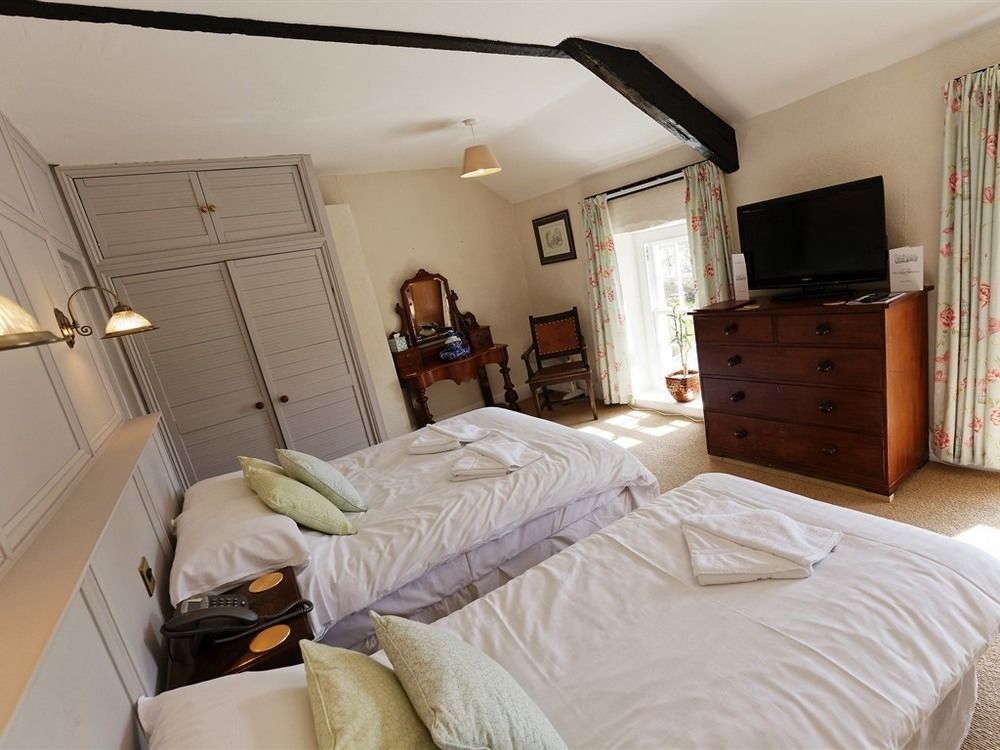 Rams Head Inn Dolton Екстериор снимка