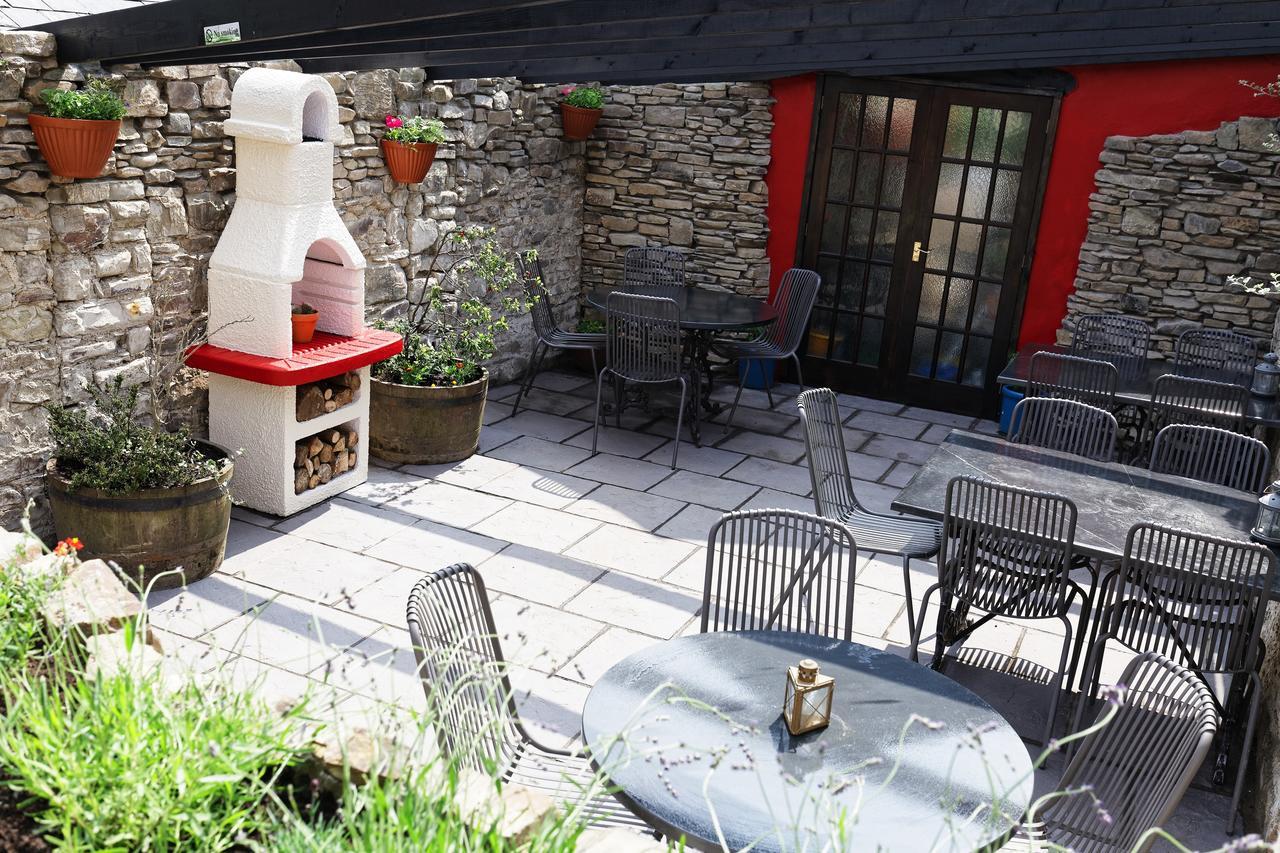 Rams Head Inn Dolton Екстериор снимка